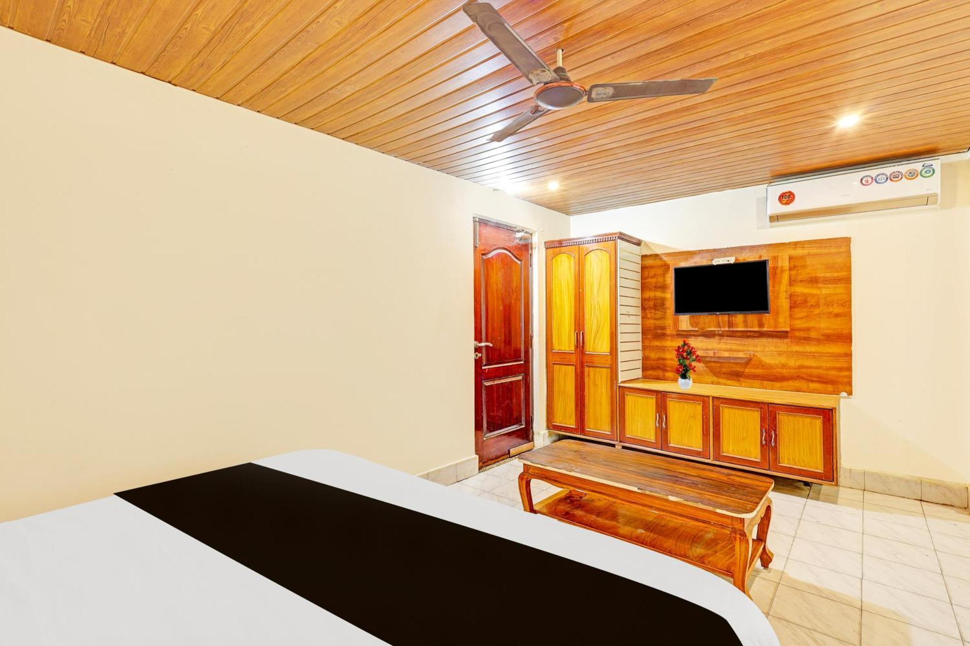 Super Hotel O Besant Road Vijayawada Exterior photo