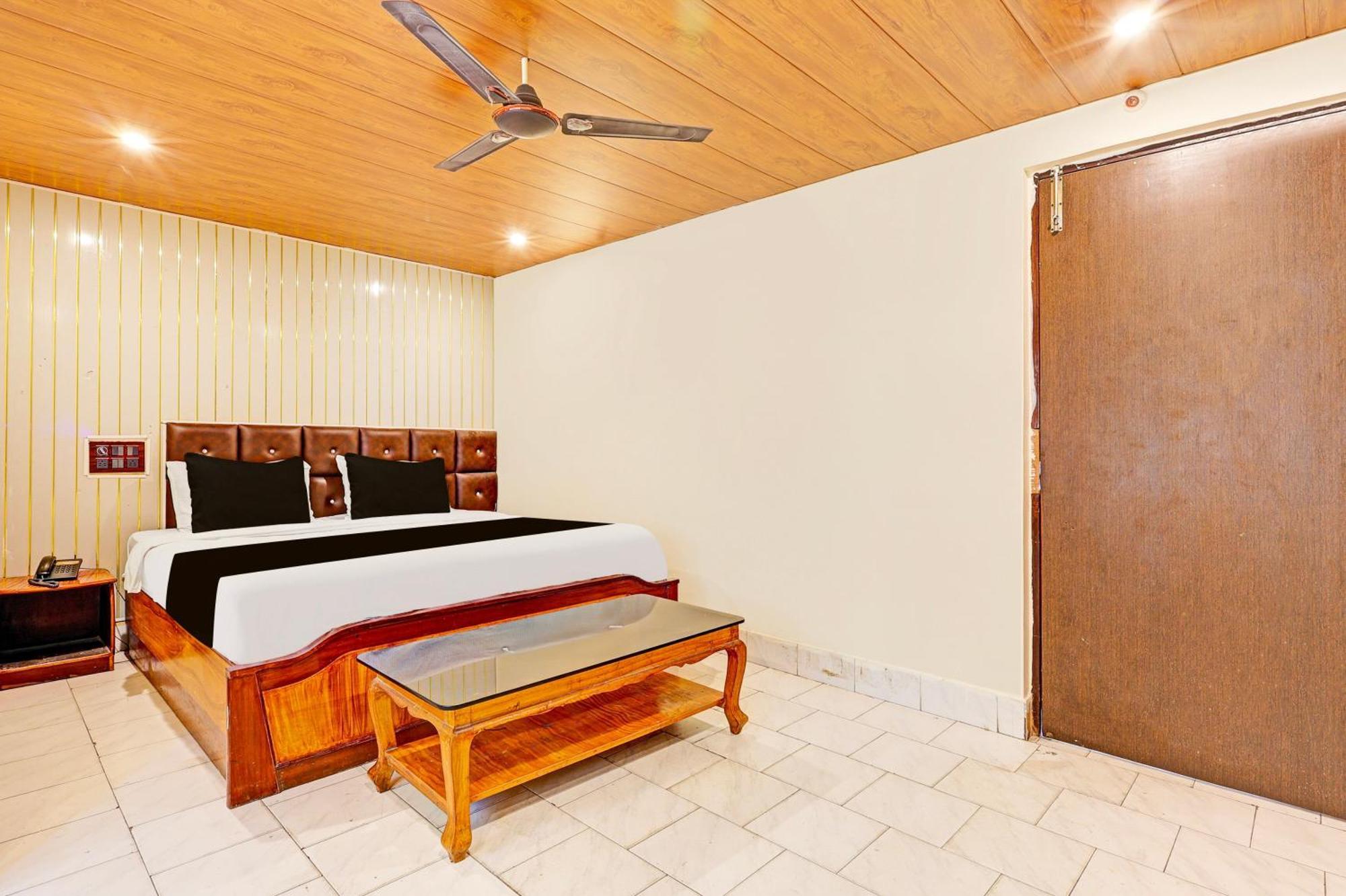 Super Hotel O Besant Road Vijayawada Exterior photo